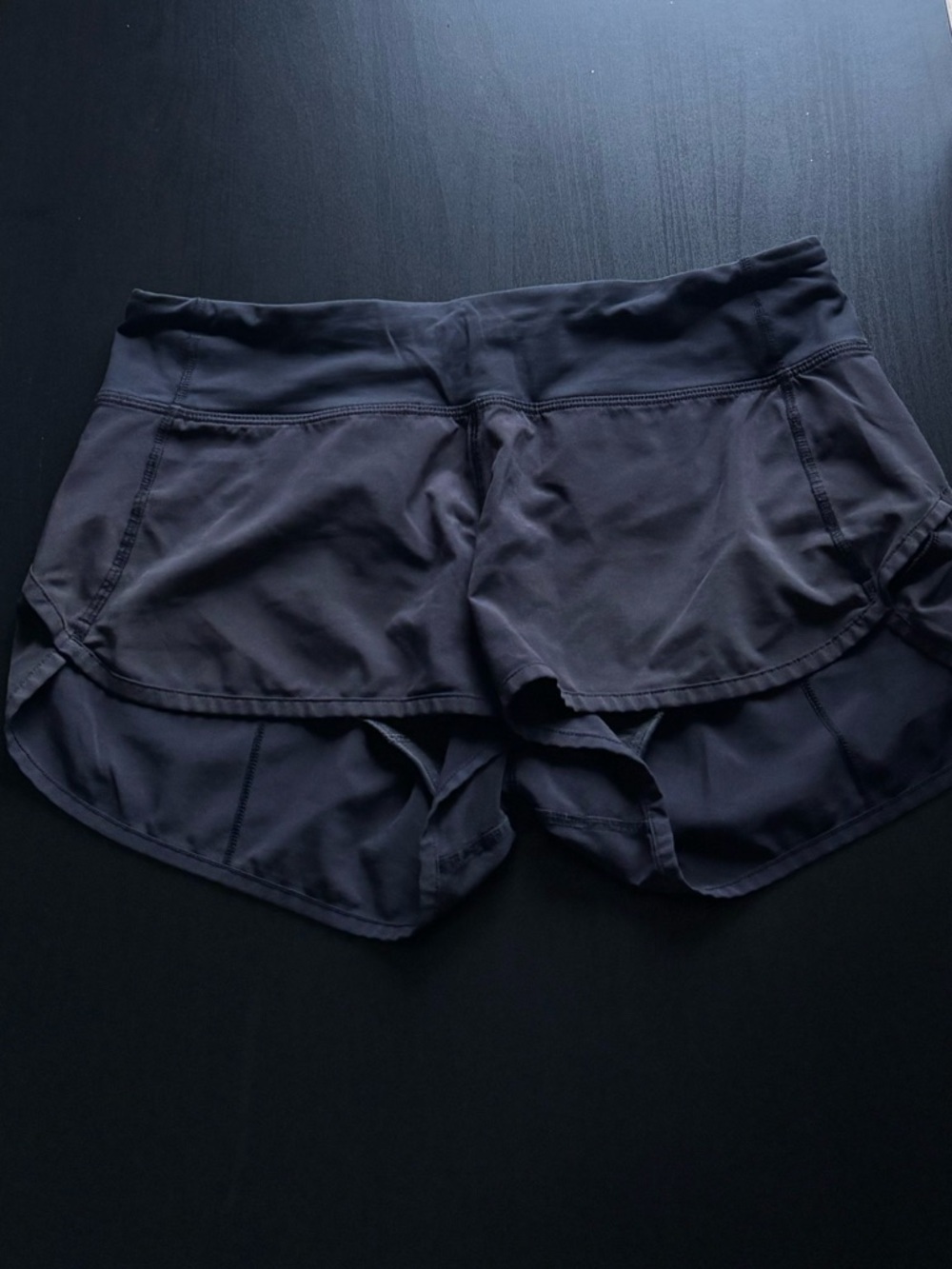 Lululemon Speed Up Low Rise Lined Short in 2.5” in Black - Older Style